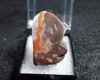 Dryhead Agate from Montana. Polished. Banded. Thumbnail mineral.