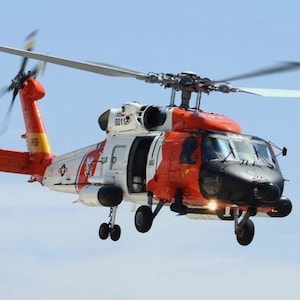 Gerahmter 4 &quot;x 6&quot; Druck einer Sikorsky MH-60 - &quot;Jayhawk&quot; Rettungshubschrauber.&quot;  An die Wand hängen oder auf einem Regal oder Schreibtisch ausstellen.