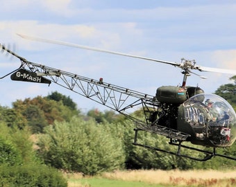 Framed 4" X 6" Print of a U.S. Military MASH Unit Bell Model 47 Helicopter. Hang on a wall or display on a shelf or desk.
