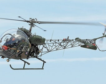 Framed 4" X 6" Print of a U.S. Army Bell H-13 "Sioux" Helicopter. Hang on a wall or display on a shelf or desk.