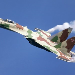 Framed 4&quot; X 6&quot; Print of a Russian, Sukhoi Su-35 &quot;Flanker E&quot; aircraft.  Made to hang on a wall or display or a shelf or desk.