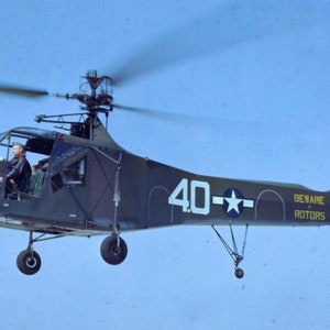 Framed 4&quot; X 6&quot; Print of an early United States Military Sikorsky R-4 Helicopter. Hang on a wall or display on a shelf or desk.