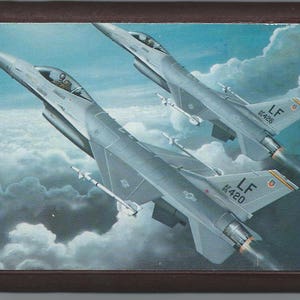 Framed 4&quot; X 6&quot; Print of General Dynamics F-16 Fighting Falcons.  Designed to hang on a wall or can be displayed on a shelf or desk.