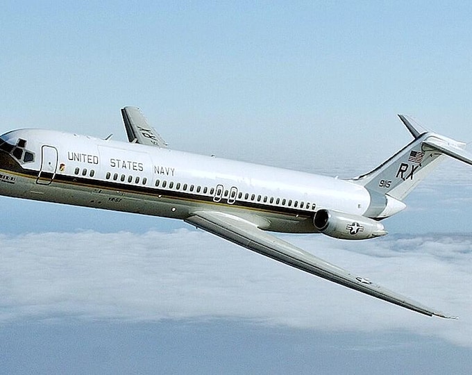 Framed 4"X6" Print of a McDonnell Douglas C-9B "Skytrain II." Made to hang on a wall or display on a shelf or desk.