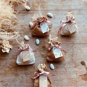 Sachet à dragées personnalisé fleurs séchées mariage et baptême (COMMANDE MINIMUM 20)