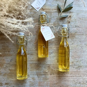 Mignonette of personalized olive oil Natural, basil or truffle and bow (MINIMUM ORDER 30)