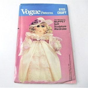 1983 Vogue Crafts Jim Hensons Muppet Miss Piggy Wardrobe One Size Pattern PT1874