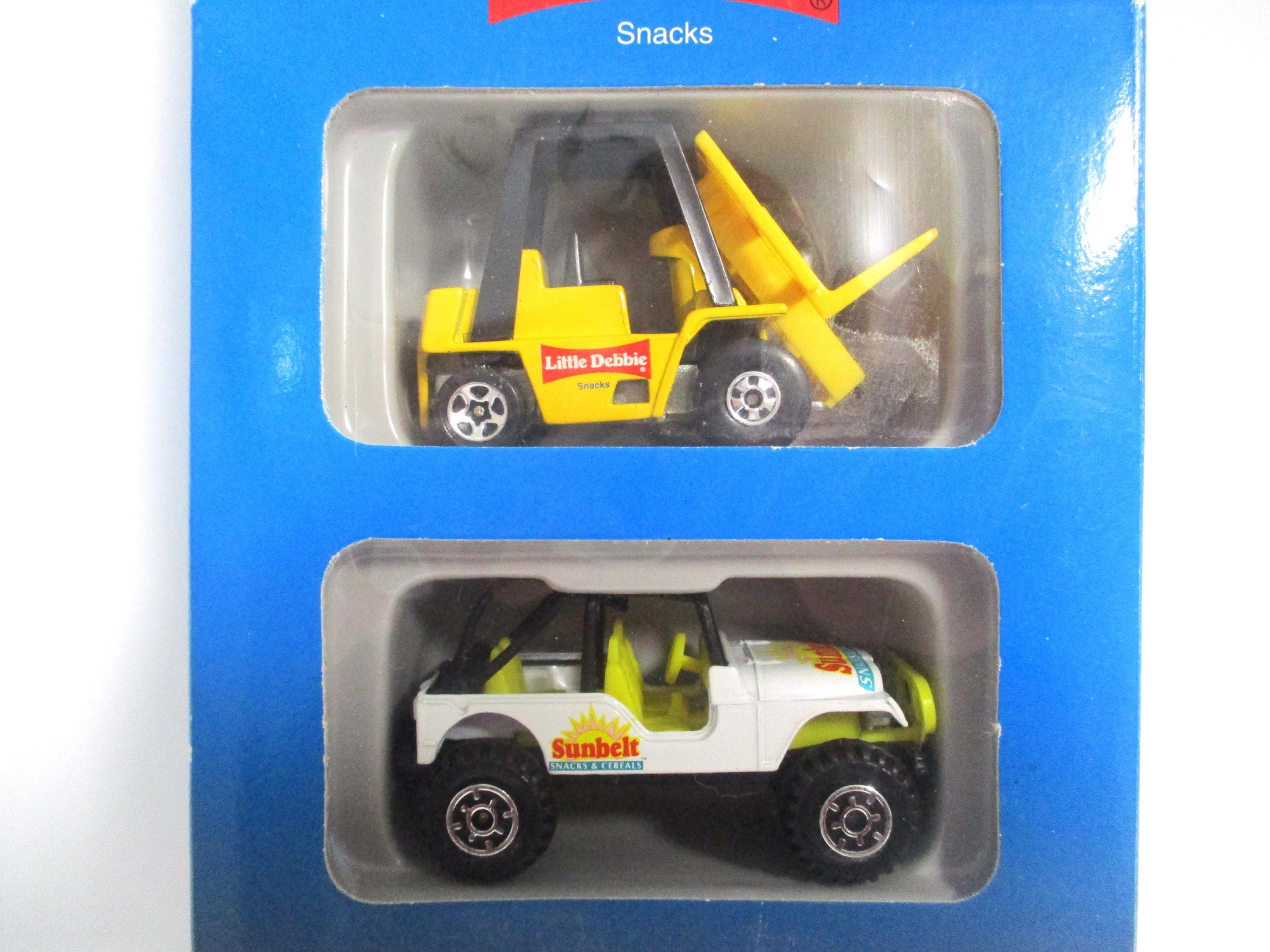 Hot Wheels Mckee Series Little Debbie Snacks 3 Vehicle Set