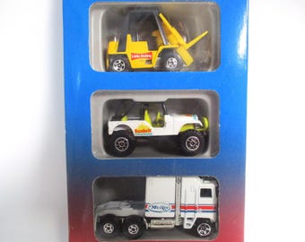 Hot Wheels Little Debbie Snacks 3台パック Hot Wheels Mckee Series Little Debbie Snacks 3 Vehicle Set