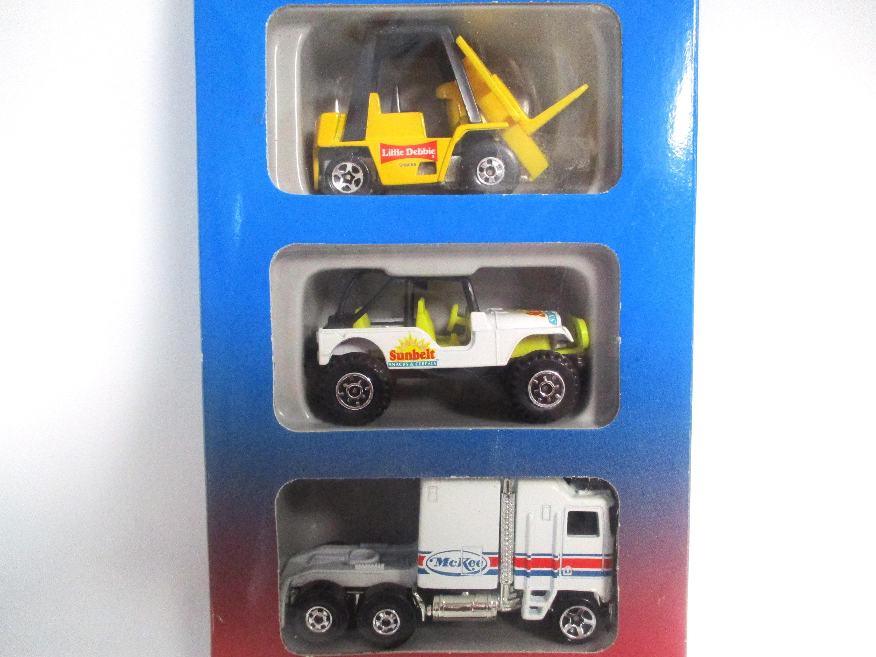 Hot Wheels Little Debbie Snacks 3台パック Hot Wheels Series III Little Debbie 3-Pack No. 29258 1:64