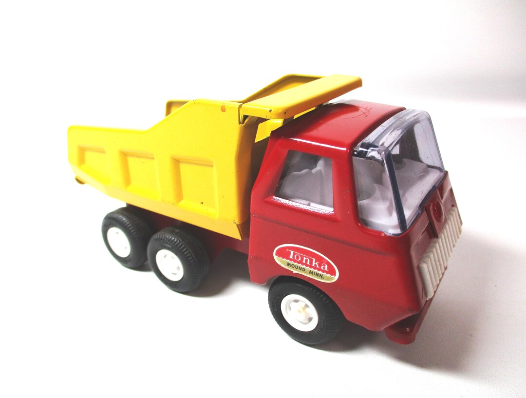Tonka 1970s Small Dump Truck TT2609