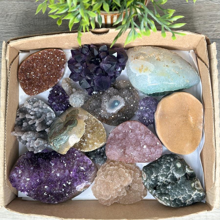 15 pieces Lot, Mineral Specimens, Amethyst Formations, Uruguayan Amethyst, Wholesale Supplier - MSLT0111