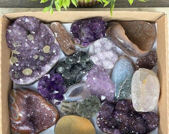 17 pieces Lot, Mineral Specimens, Amethyst Formations, Uruguayan Amethyst, Wholesale Supplier - MSLT0139