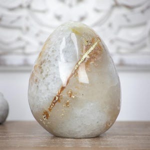 Natural Quartz Stone Egg Shaped Carving, Stone Egg, Egg-Shaped Stone, STE0079