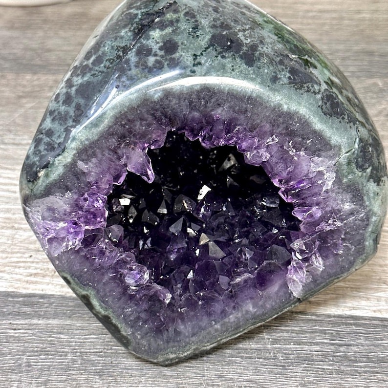 Natural Amethyst Geode With Green Jasper Shell, STGE0092 - Etsy Canada