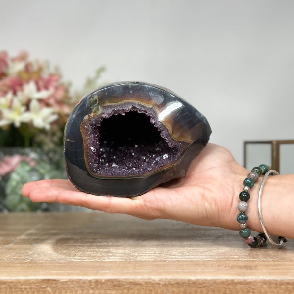 Natural Amethyst & Agate Stone Cave Geode: A Majestic Focal Point for Energy Balancing and Harmony,  AMGE0167