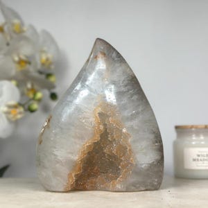 Sugar Yellow Quartz Druzy Flame Carving | FST0138