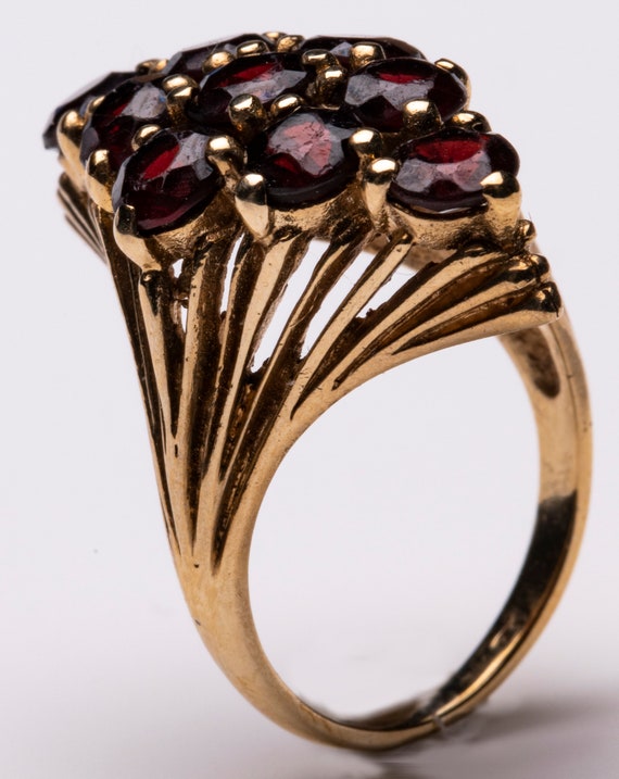 1970s gold set garnet marquise cluster ring