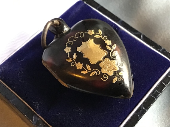 A Victorian Pique Heart Locket