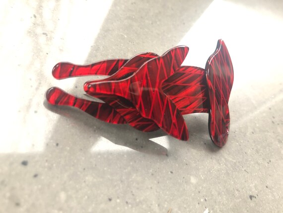 Stunning art deco, acrylic fox brooch, in white, black and pink marble shimmer effect, gift boxed. Perfect present