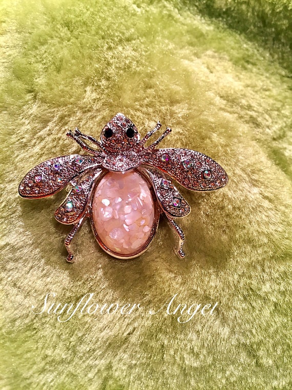 Amazing Vintage style silver glamourous bee brooch (Manchester bee). Bumble bee with crystals and opal style enamel.