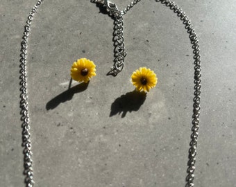 Silver plated sunflower daisy necklace, with polymer clay Sunflowers