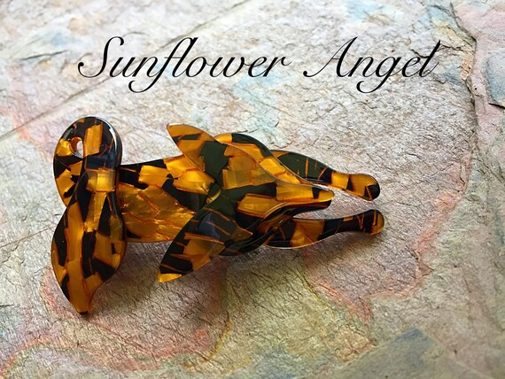 Stunning art deco, acrylic fox brooch, in gold and brown marble shimmer effect, gift boxed. Perfect present