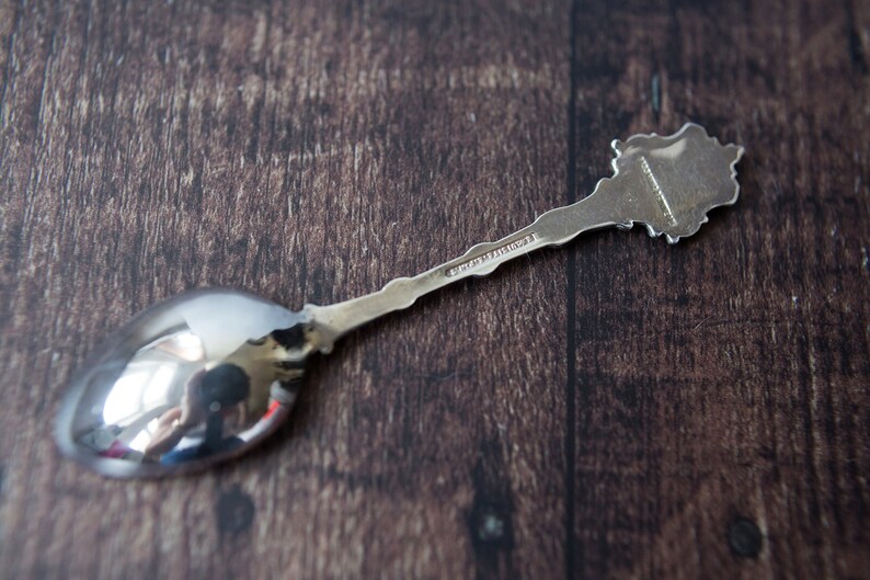 Vintage Silver Tea Spoon Vintage Wedding Gift 145 Irish Silver plated /& Enamel Spoon Dunlaoghaire Souvenir Collectors spoon