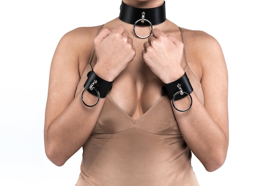 Submissive Collars With Sex Handcuffs Leather Choker Collar