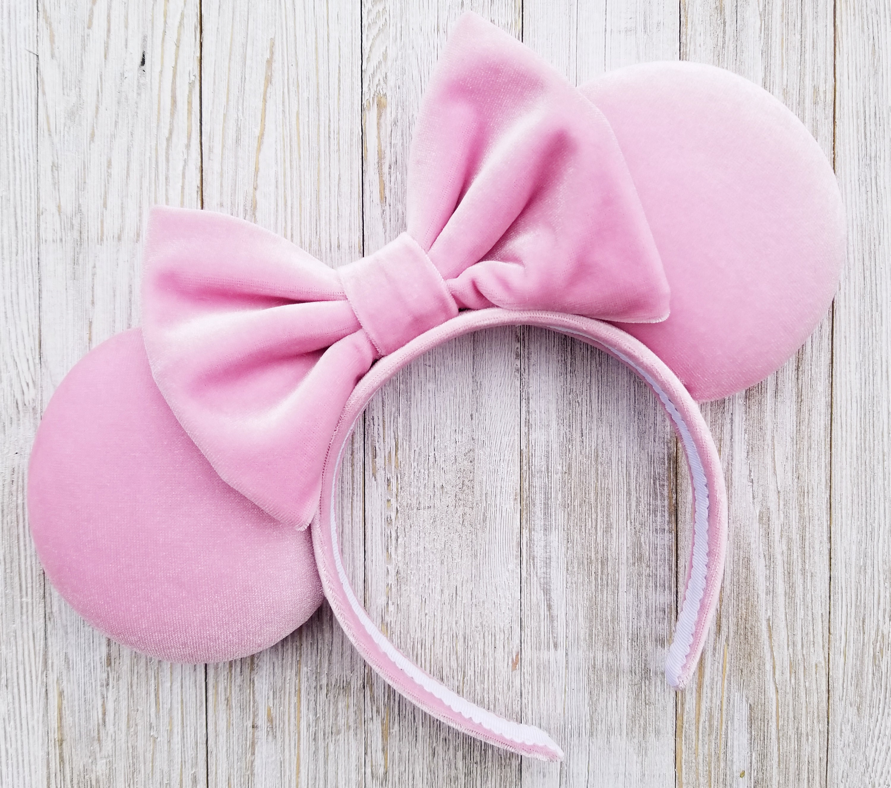 Minnie Mouse Ear Headband – Pink Milk Piglet Pink Minnie Ear Headband Debuts at the Disneyland  main image 3