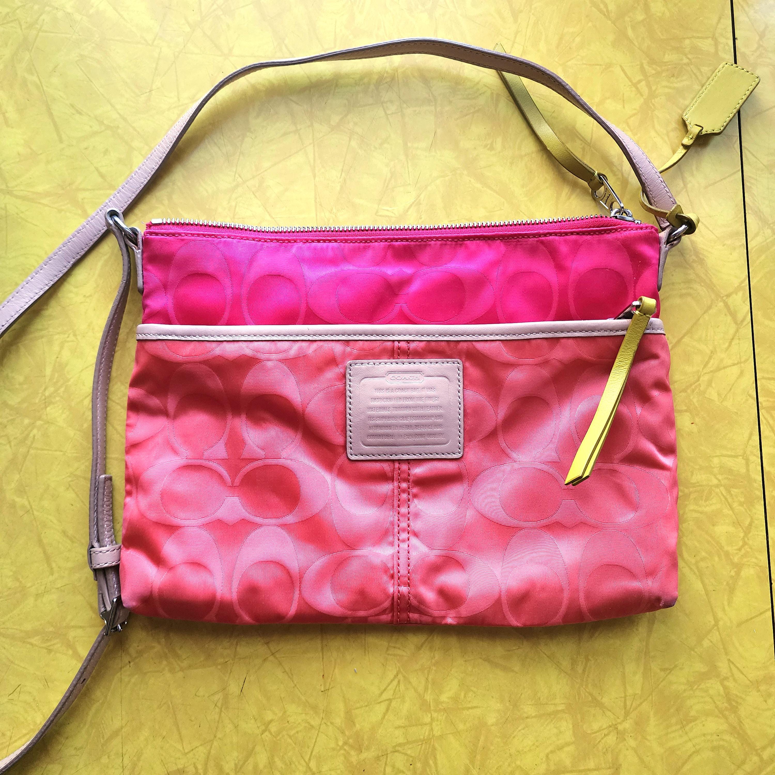 バッグ COACH Signature Accessory Pouch Pink Bag Coach Pink Signature Accessory Pouch Handbag Used | eBay