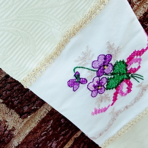 Lovely white clergy stole with upcycled vintage embroidered flowers and vintage lace for communion, wedding, baptism or ordination