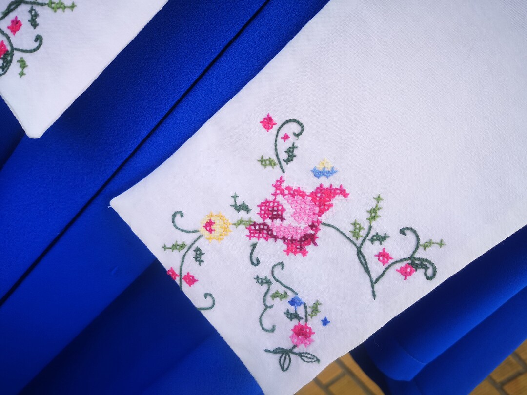 Produktbild von Handmade White Sash/stole With Applique Cross, Communion