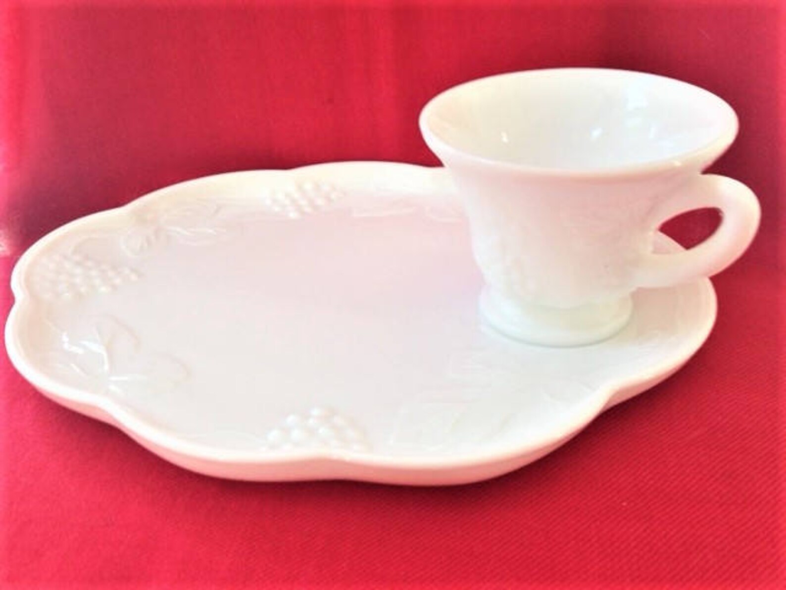 15 Vintage Milk Glass Luncheon Plate and Cup Set Etsy