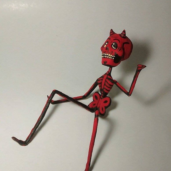 Diable mexicain en papier mâché, papercraft, intérieur en fil métallique