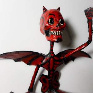 Diavolo messicano, scultura di carta, cartapesta, cartoneria, teschi messicani, tradizionale messicano, cartapesta, papercraft, interno in filo metallico