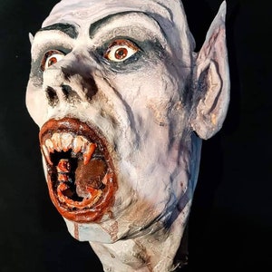 Dekoracyjna głowa wampira na ścianę, fałszywa wypychanie, rzeźba papierowa, papier mache, Nosferatu
