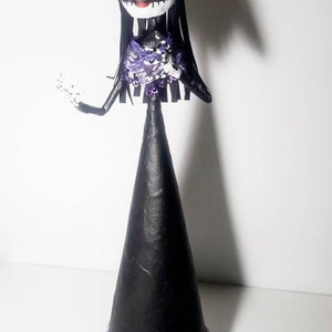 Ragazza Catrina, scultura di carta, cartapesta, papercraft, tradizionale messicana, giorno dell'arte morta
