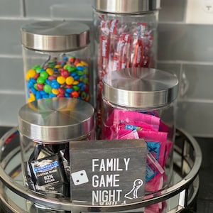 Familienspielabend Zeichen | Spielabend Dekor | Familienzimmer Dekor | Game Night Charcuterie Brett | Gamer Party Dekor | Spielzimmer Dekor|Holzschild