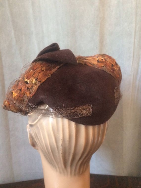 1940s Brown Hat with Feathers and Veil - image 3