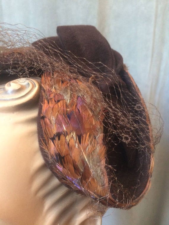DASHING DUTCH 1940s\' BROWN FELT BOATER HAT W/COORDINATING FEATHERS & VEIL 1940s Boater Hat - Etsy main image 4
