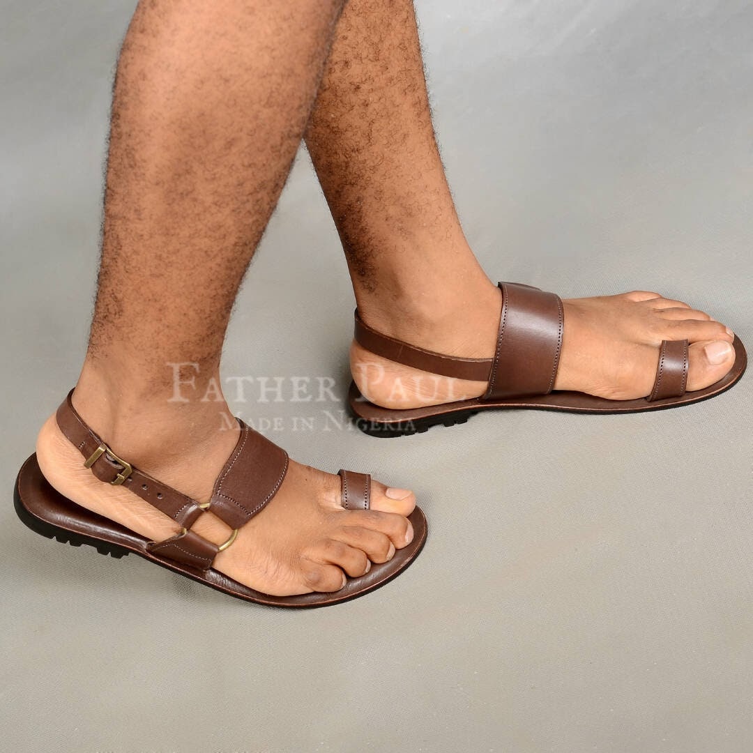toe ring sandals mens