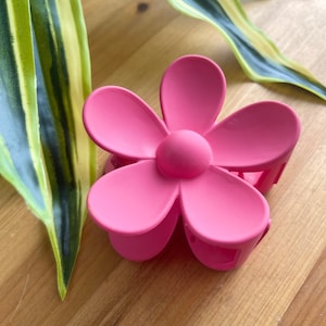 Bright Pink Preppy Flower Claw Hair Clip | Daisy Flower Claw Hair Clips