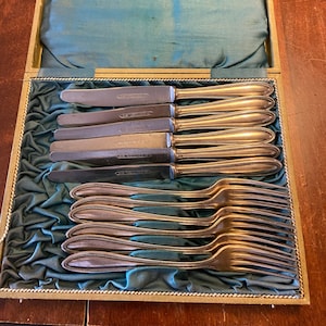 Silver plate place settings early Mid-Century German August Wellner & Sohne - 6 knives/6 forks