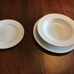 Thun Percelain White 3-piece setting for 6 people. Gold edged. Czech made