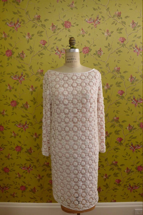Adorable 1960's Vintage Sheath Dress