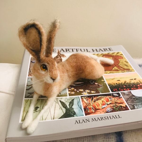 Small Reclining Hare/Rabbit gift/Needle Felted Hare/Hare Sculpture/Felted Rabbit/Felt Animal/Needle Felted Animal/Felted Hare/Hare sculpture