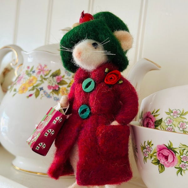 Collectible Needle Felt Mouse :  Character Mouse; Handmade dressed  Mouse, whimsical mouse gift