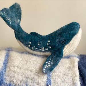 Blue Whale/Felted Animals/Needle Felted Whale/Blue Whale Sculpture/OOAK Whale/Felted Whale/Handmade Blue Whale/Whale Ornament/Whale gift