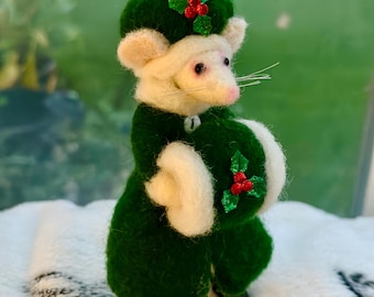 Ratón de fieltro coleccionable hecho a mano: Ratón victoriano, figura de ratón vestido, ratón de personaje, escultura de ratón caprichosa